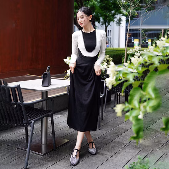 Neue Art und Weise preiswertes kundenspezifisches Digitaldruck-Satin-Stoff-Stocklot Telas und Walmart PARA Mujer Falta Ropa-Kleid